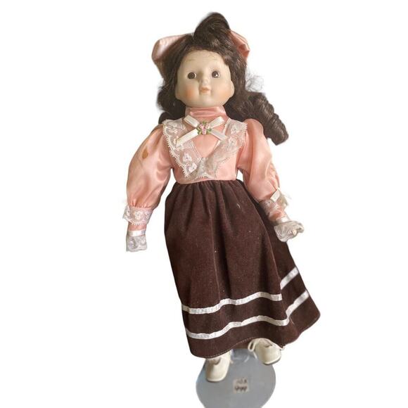 Vintage 1989 Lady Victoria Classic 16in. Collectible Porcelain Doll "Margaret" - Picture 1 of 14
